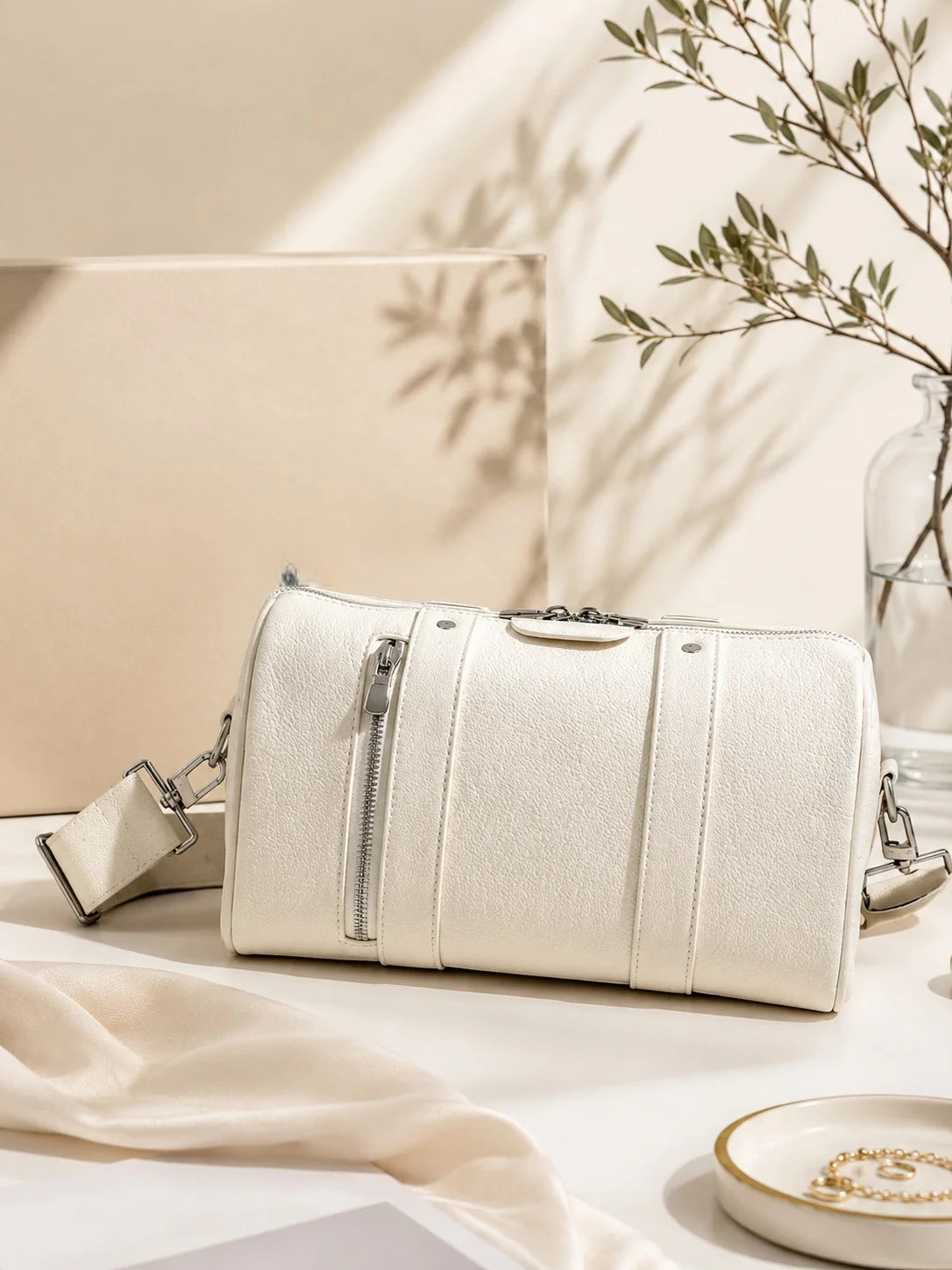 2026 Fashion New Luxury Women's Bag 27.5X16.5X15CM White Letter Print Designer Inspired Handbag with Shoulder Strap No Box