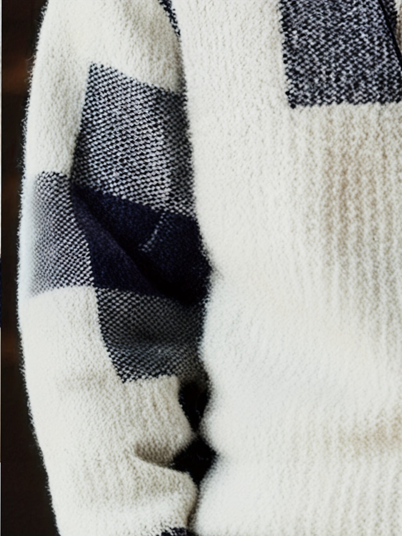 Men's Slim Fit Winter Plaid Sweater Warm Knit Round Neck