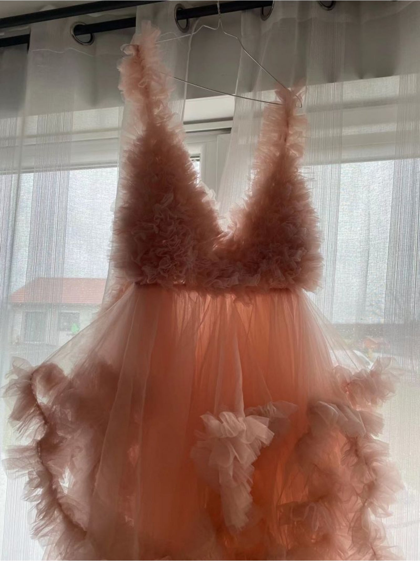 Maternity Ruffled Tulle Maxi Dress With V Neck Flowy Skirt