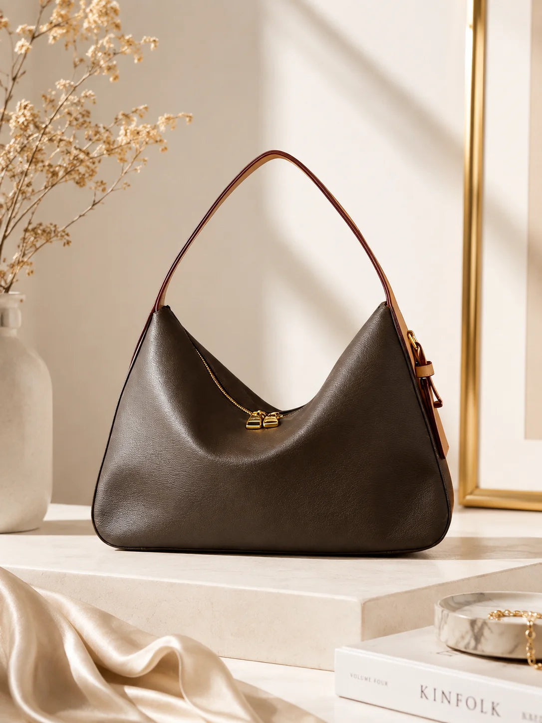 2026 Fashion New Luxury Women's Bag 33X22X9CM Large Capacity Portable Designer Inspired Handbag with Shoulder Strap No Box