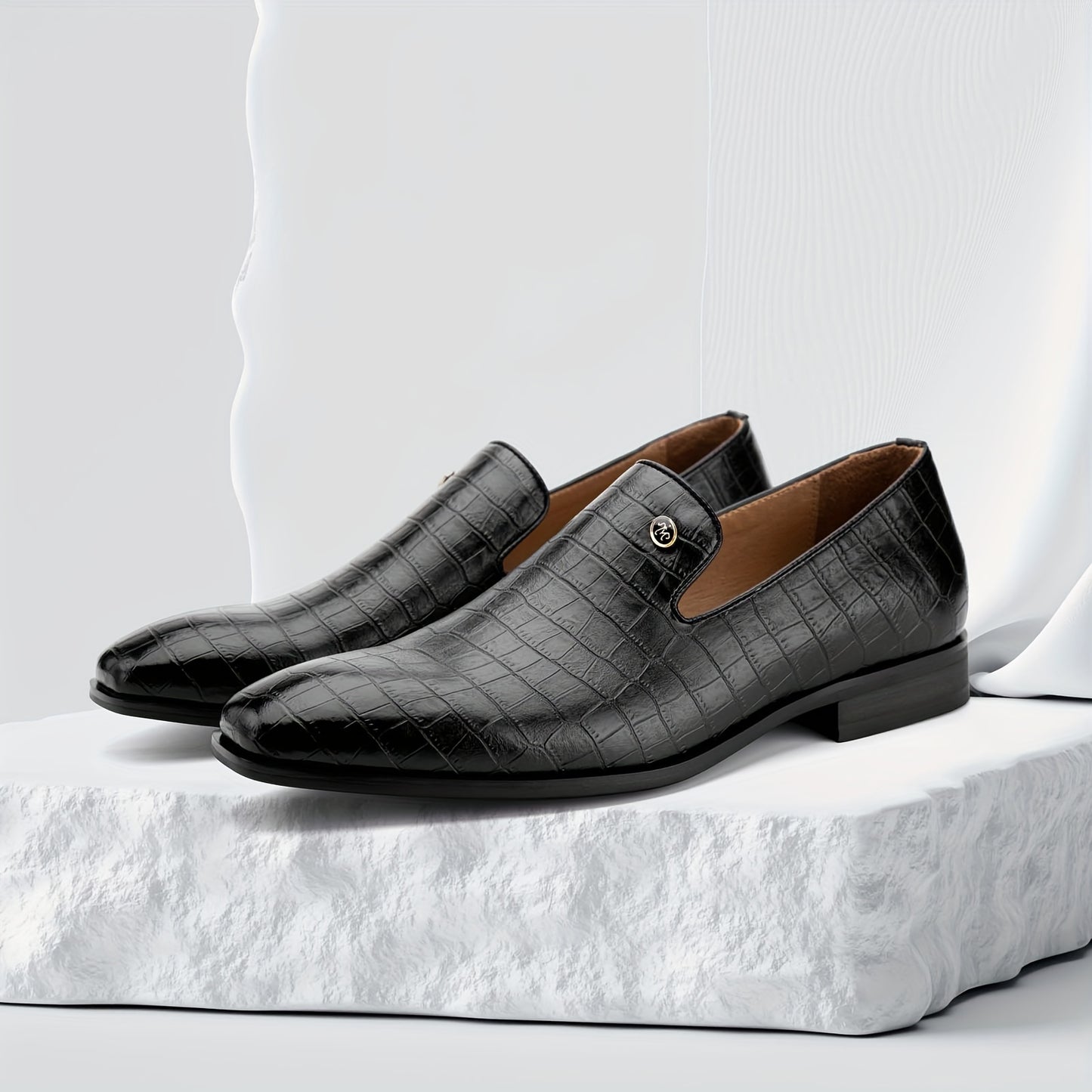 Slip On Loafers With Crocodile Pattern And PU TPR Sole